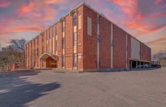 Stonegate Apartments in San Marcos, TX - Foto de edificio - Building Photo