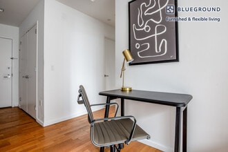 635 W 42nd St in New York, NY - Building Photo - Building Photo