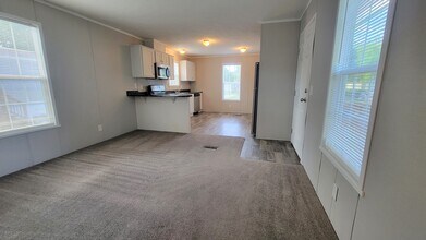 36 E Arizona in Belleville, MI - Building Photo - Building Photo