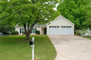 933 River Rock Dr in Woodstock, GA - Building Photo