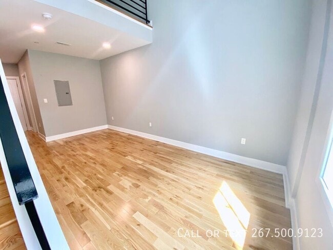 1523 W Girard Ave in Philadelphia, PA - Building Photo - Building Photo