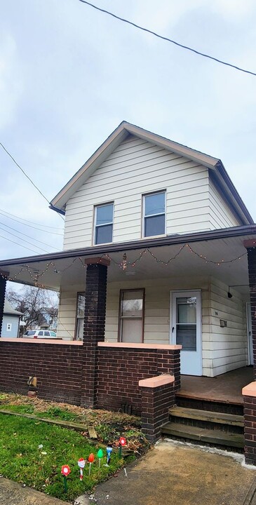 5944 Engel Ave in Cleveland, OH - Foto de edificio