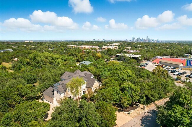 500 Konstanty Cir in West Lake Hills, TX - Building Photo - Building Photo