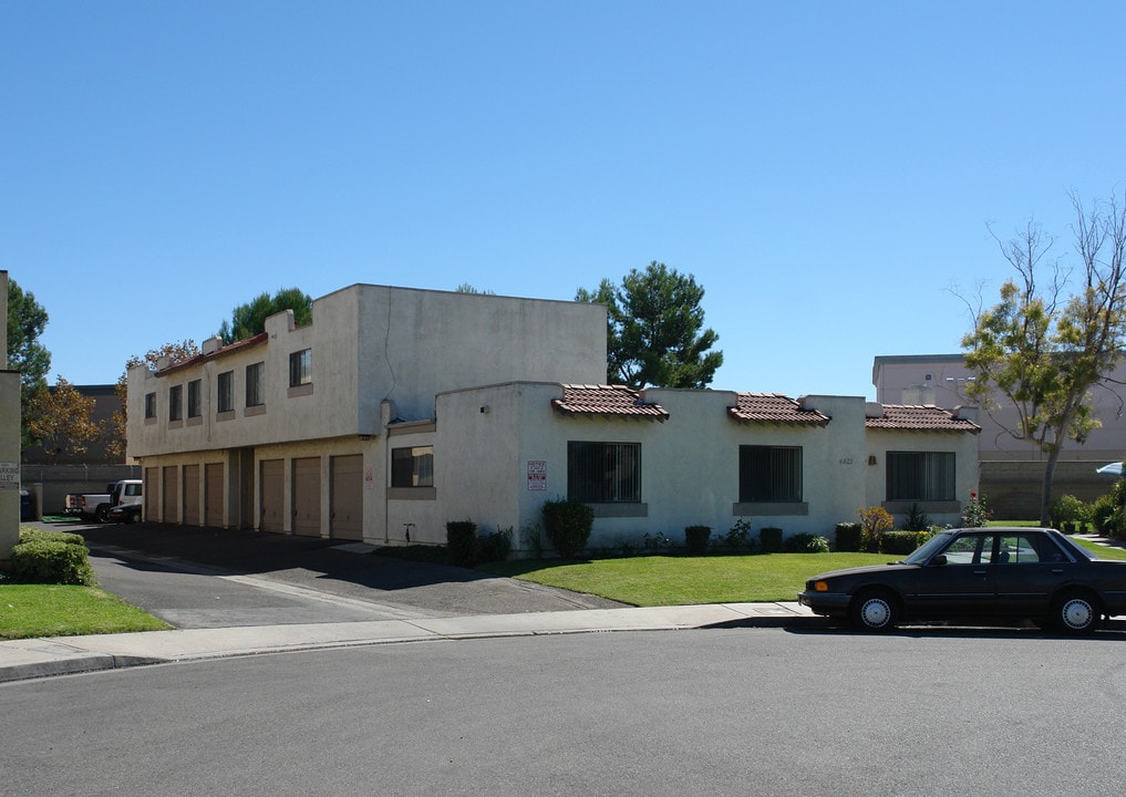 6602 Westpark Pl in Westminster, CA - Foto de edificio