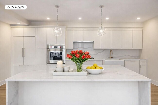 253 E 62nd St in New York, NY - Building Photo - Building Photo