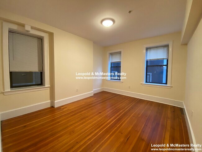 878 Massachusetts Ave, Unit 34 in Cambridge, MA - Building Photo - Building Photo