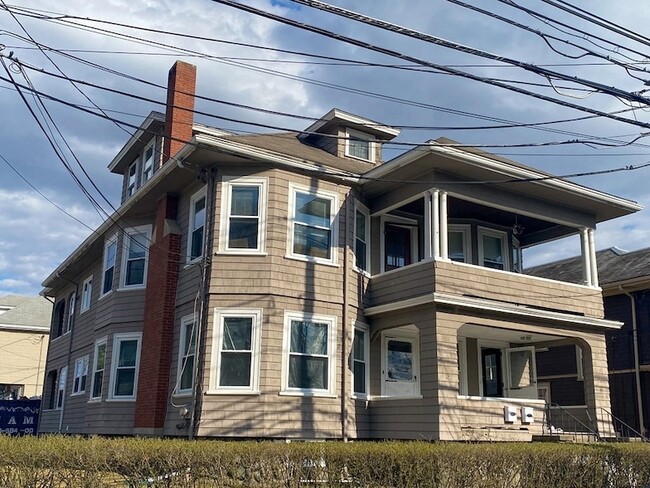 47 Lyman St, Unit 1 in Waltham, MA - Building Photo - Building Photo