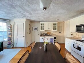 15 Charles St in Boston, MA - Building Photo - Building Photo