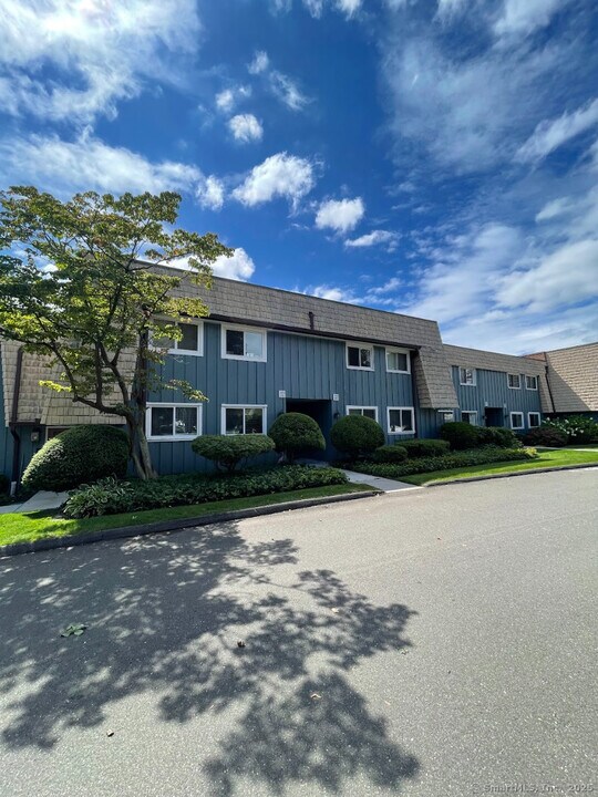 1187 Stratfield Rd in Fairfield, CT - Building Photo