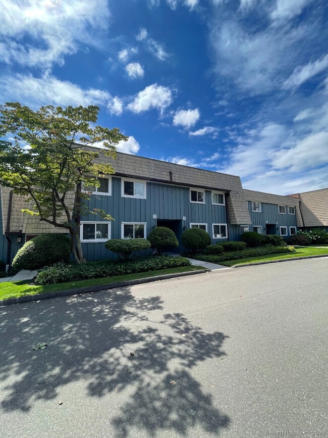property at 1187 Stratfield Rd