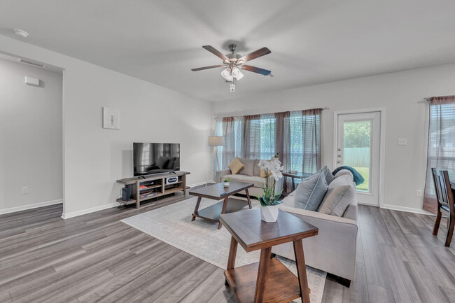 property at 425 Oxford Ln