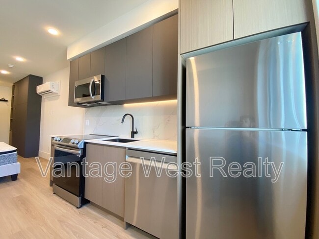 property at 720-720 K. L. O. Rd