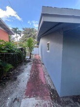 1330 NE 203rd St in Miami, FL - Building Photo - Building Photo