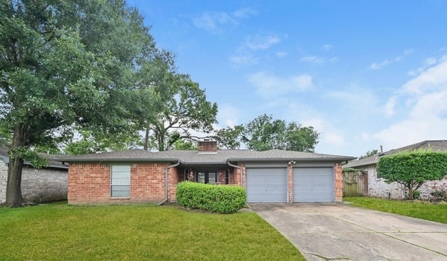 property at 13706 Oleoke Ln