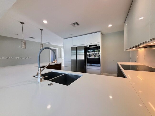 401 S Highland Dr in Hollywood, FL - Building Photo - Building Photo