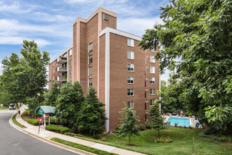 Pentagon Ridge in Arlington, VA - Building Photo - Building Photo