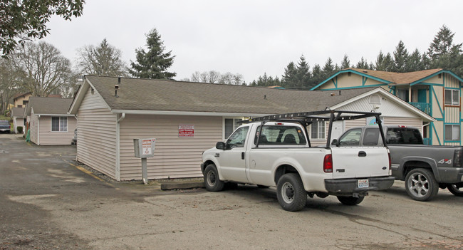 L & S Sunrise Apartments in Lakewood, WA - Building Photo - Building Photo