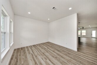 226 Glencairn Ct in Huffman, TX - Building Photo - Building Photo