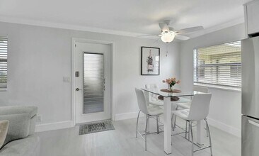 581 Monaco Blvd in Delray Beach, FL - Foto de edificio - Building Photo