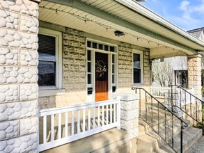 712 S Broad St in Lititz, PA - Foto de edificio - Building Photo