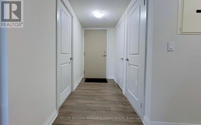 20 Meadowglen Pl in Toronto, ON - Building Photo - Building Photo