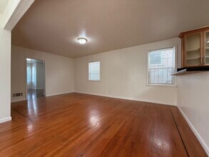 2238 E 21st St in Oakland, CA - Building Photo - Building Photo