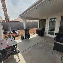 1709 Autumn Rust Dr in Las Vegas, NV - Building Photo - Building Photo