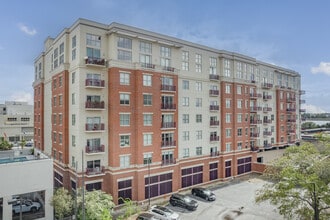 Bee Street Lofts in Charleston, SC - Foto de edificio - Building Photo