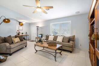 1262 Pinetta Cir in Wellington, FL - Building Photo - Building Photo