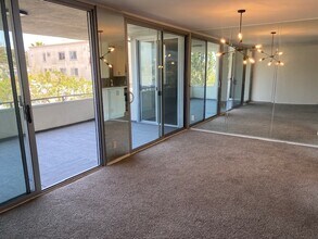 8701 Delgany Ave, Unit 215 in Playa Del Rey, CA - Building Photo - Building Photo