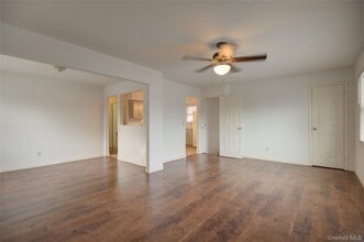 54 5th Ave in Westbury, NY - Building Photo - Building Photo