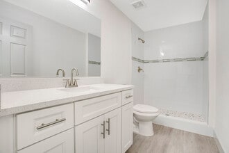 1217 W 6th St in Sanford, FL - Foto de edificio - Building Photo