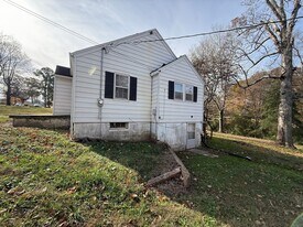 2200 Main St in Benton, KY - Building Photo