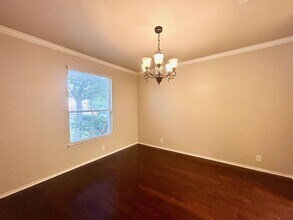 545 Triple Crown Dr in Schertz, TX - Foto de edificio - Building Photo