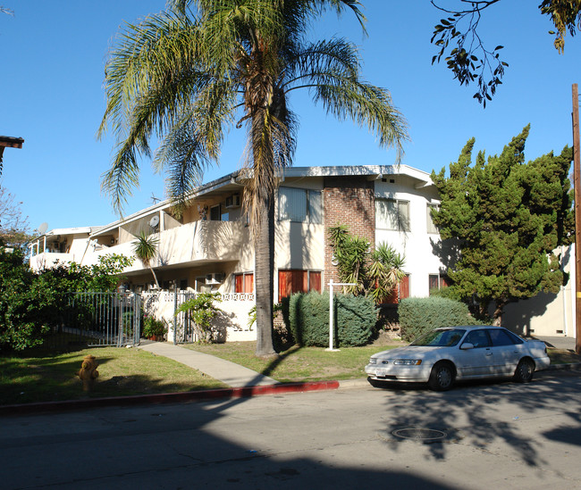 5115 Denny Ave in North Hollywood, CA - Building Photo - Building Photo