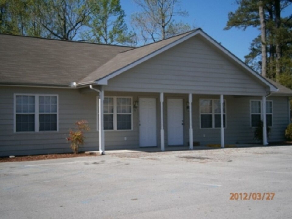 46 Sophia Dr in Jacksonville, NC - Building Photo