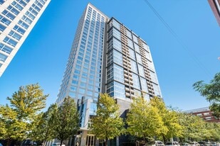 1901 S Calumet Ave in Chicago, IL - Building Photo