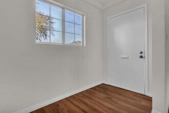 6120 E Walton St in Long Beach, CA - Building Photo - Building Photo