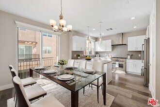 4394 Paxton Pl in Calabasas, CA - Building Photo - Building Photo