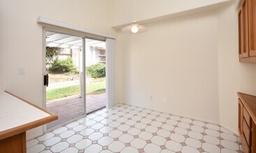 2194 Castilla Way in Oceanside, CA - Building Photo - Building Photo