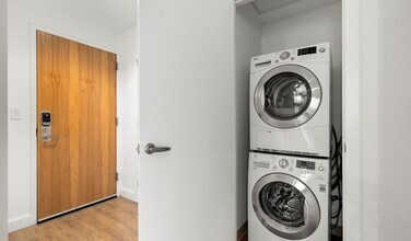 99 Kneeland St, Unit 807 in Boston, MA - Building Photo - Building Photo