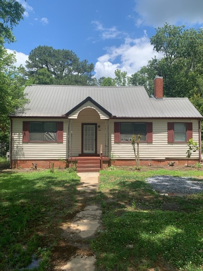 property at 1749 Elmore Rd