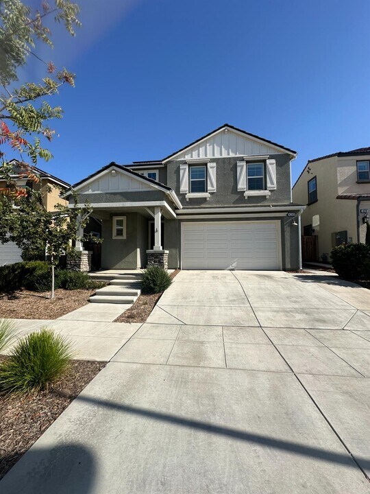 4249 Hillside Rd in Madera, CA - Building Photo