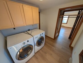 28 Willow Plz, Unit 28 Willow Street - 2nd Fl in Torrington, CT - Building Photo - Building Photo