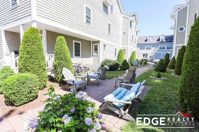 42 Raymond St, Unit 1 in Boston, MA - Building Photo - Building Photo