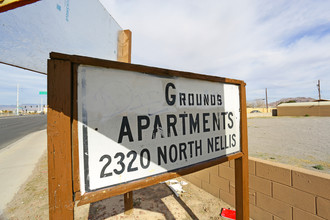 Nellis Apartments in Las Vegas, NV - Building Photo - Building Photo