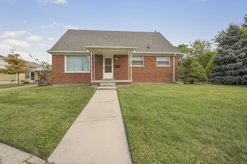 1382 Montie Rd in Lincoln Park, MI - Building Photo
