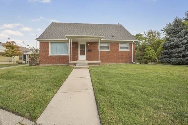 property at 1382 Montie Rd