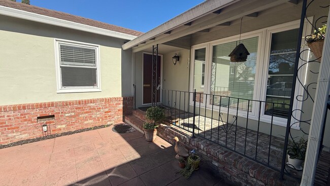 152 15th Ave in San Mateo, CA - Building Photo - Building Photo