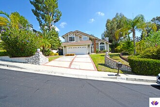 23935 Ingomar St in Canoga Park, CA - Building Photo - Building Photo